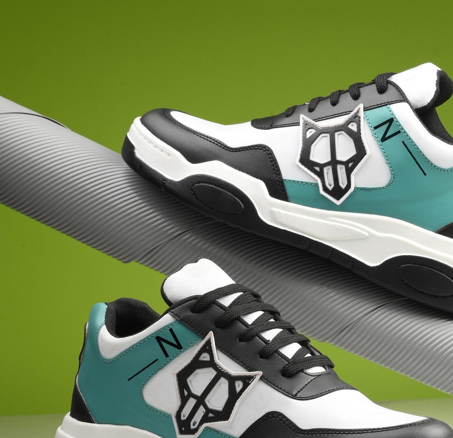 HOWLER - THE UNTAMED BEAST